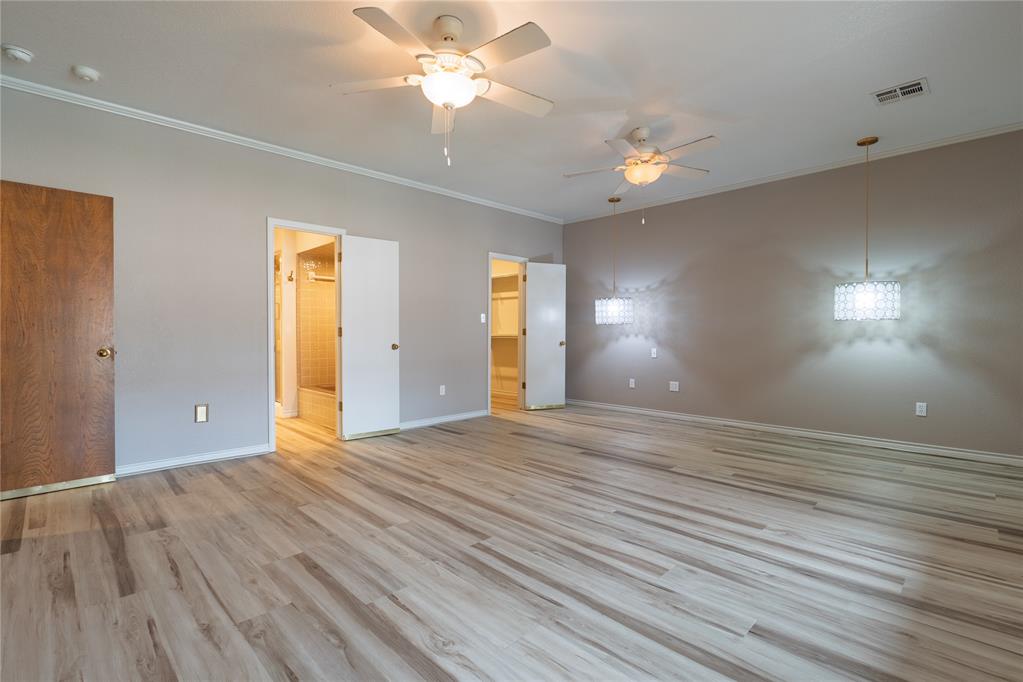 536 Lakeside Court Property Photo 17