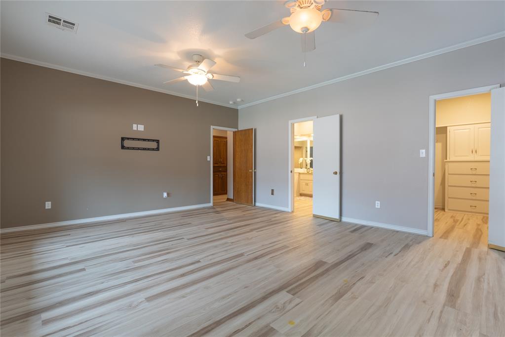 536 Lakeside Court Property Photo 18