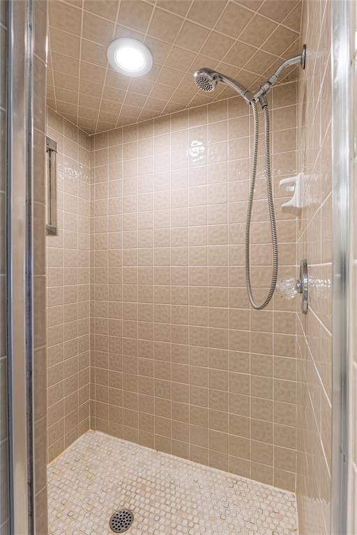 536 Lakeside Court Property Photo 21