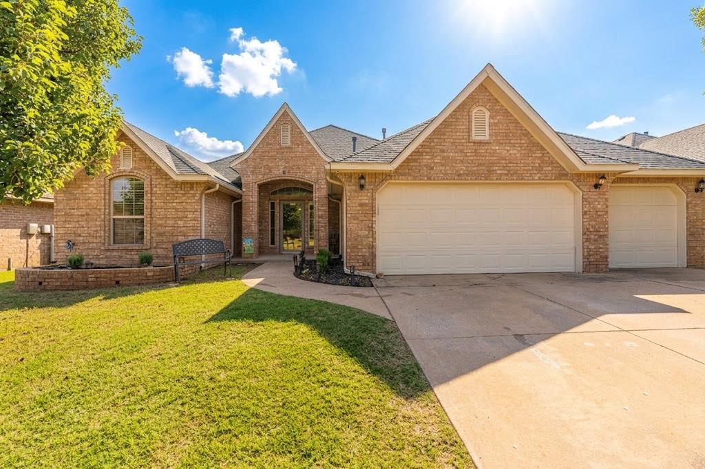 17308 Triana Drive Property Photo 1