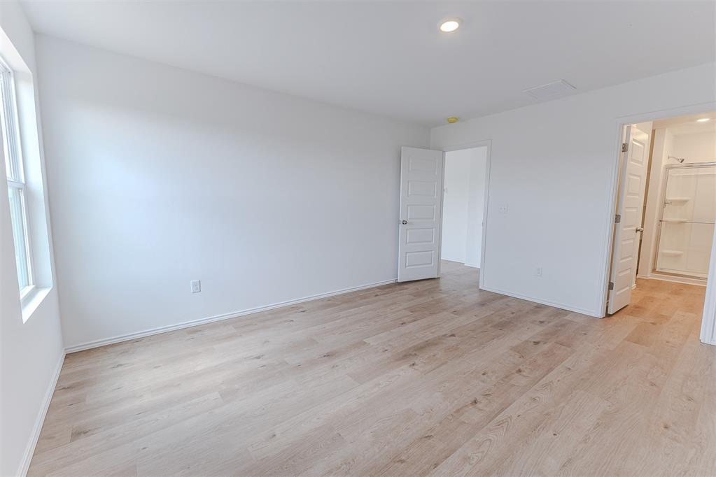 944 Red Barn Road Property Photo 4