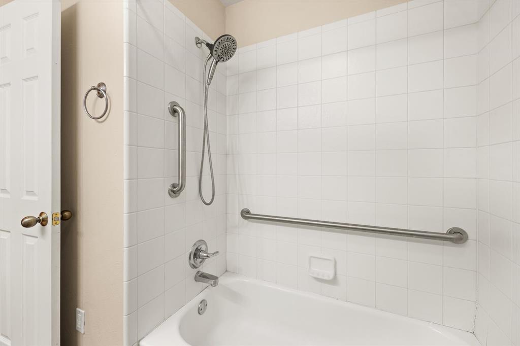 2805 Nw 168th Street Property Photo 29