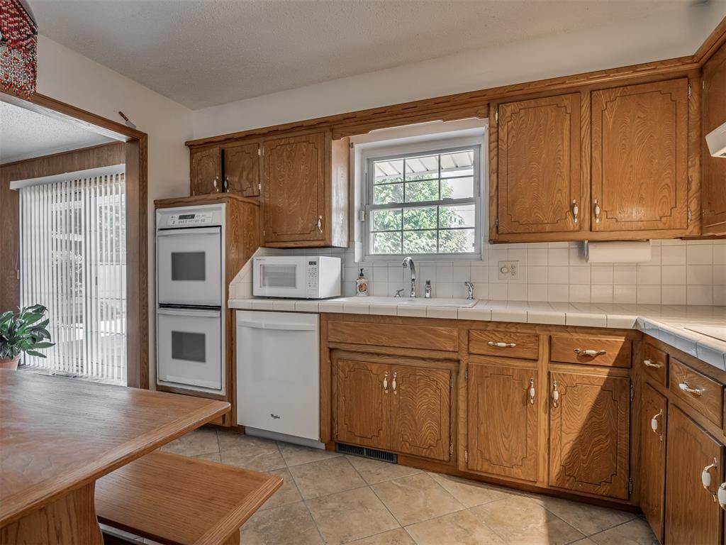 6309 S Robinson Drive Property Photo 10