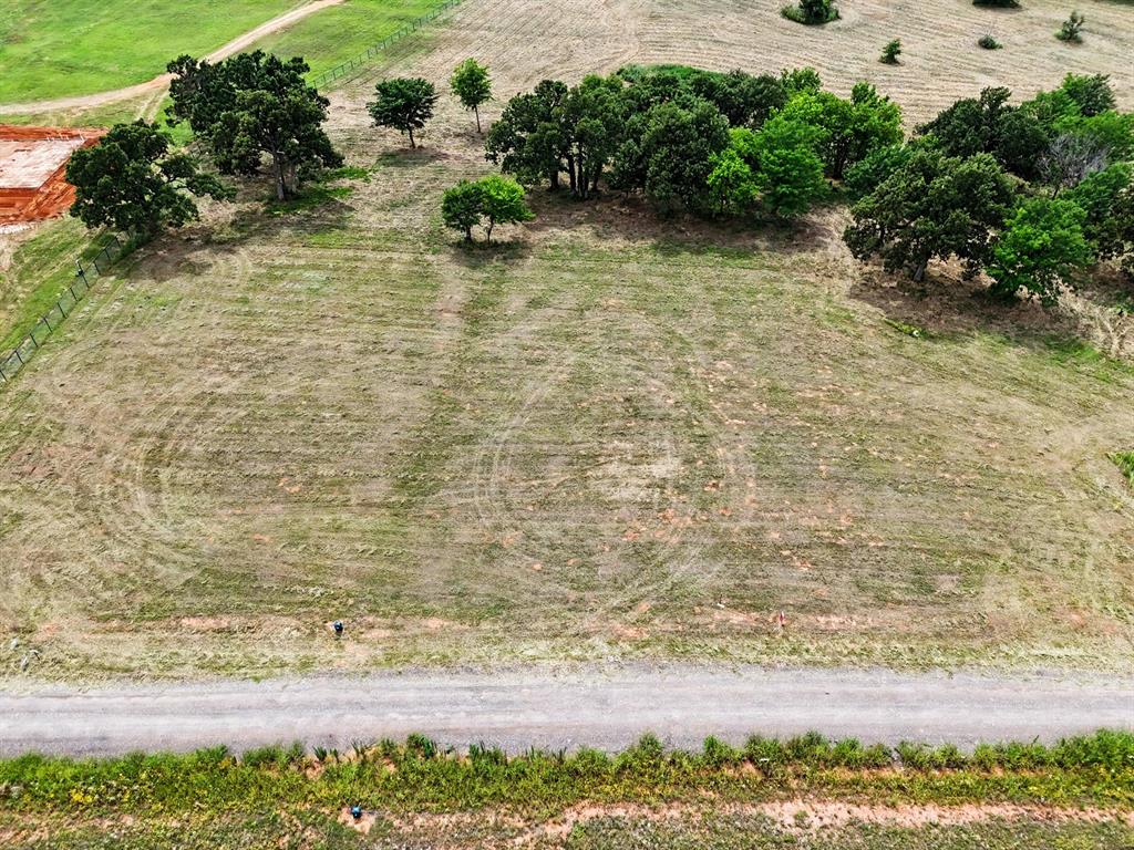 6256 Lake Breeze Drive Property Photo 2