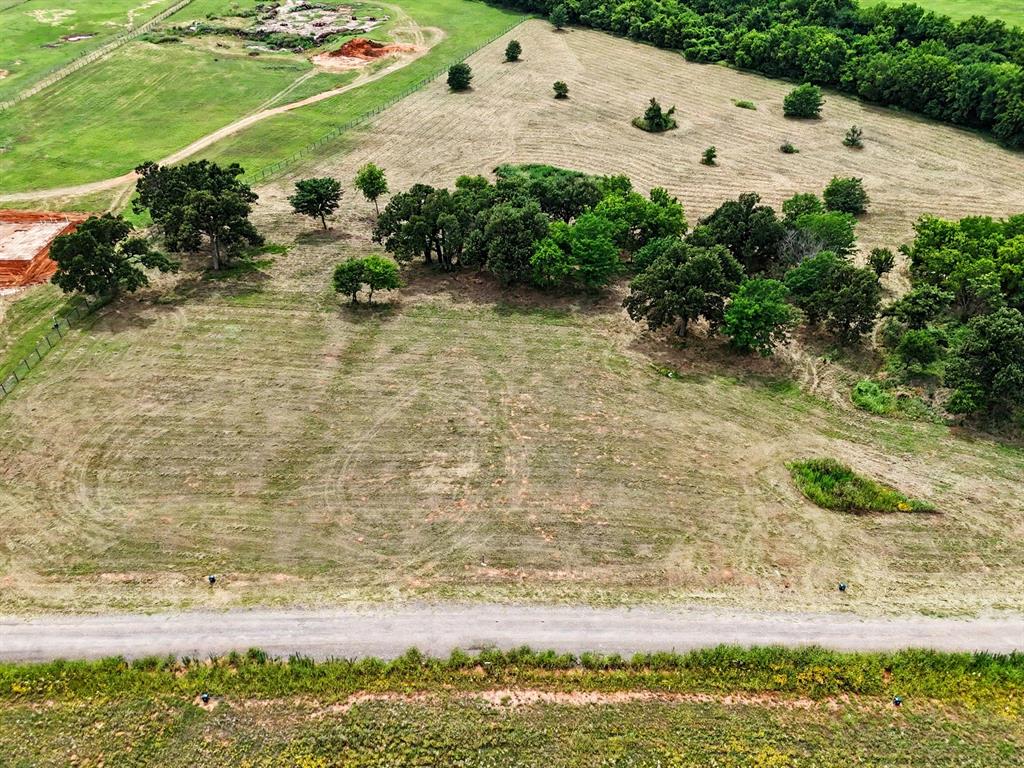 6256 Lake Breeze Drive Property Photo 4