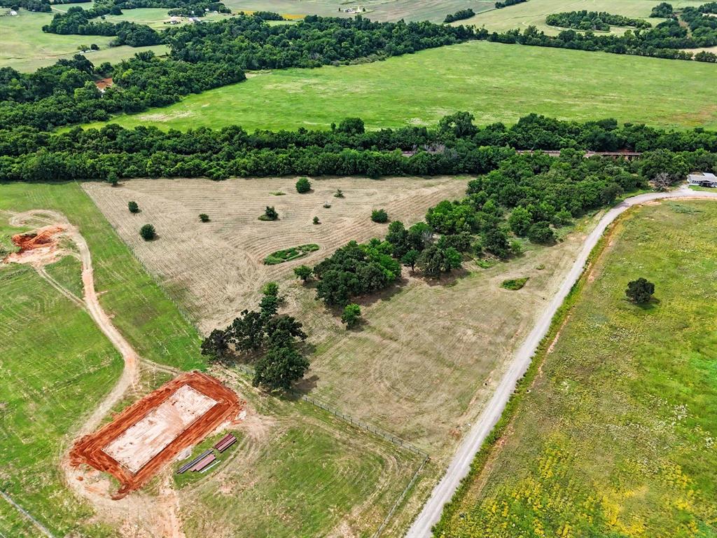 6256 Lake Breeze Drive Property Photo 6