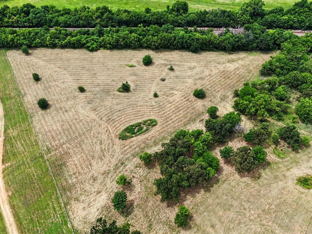 6256 Lake Breeze Drive Property Photo 8