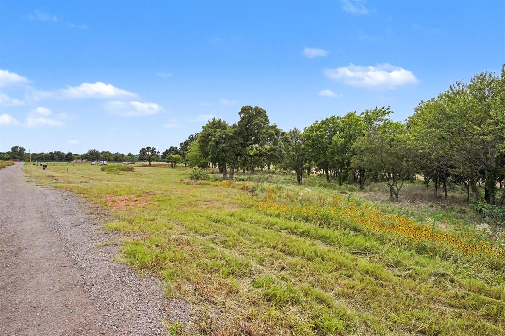 6256 Lake Breeze Drive Property Photo 10