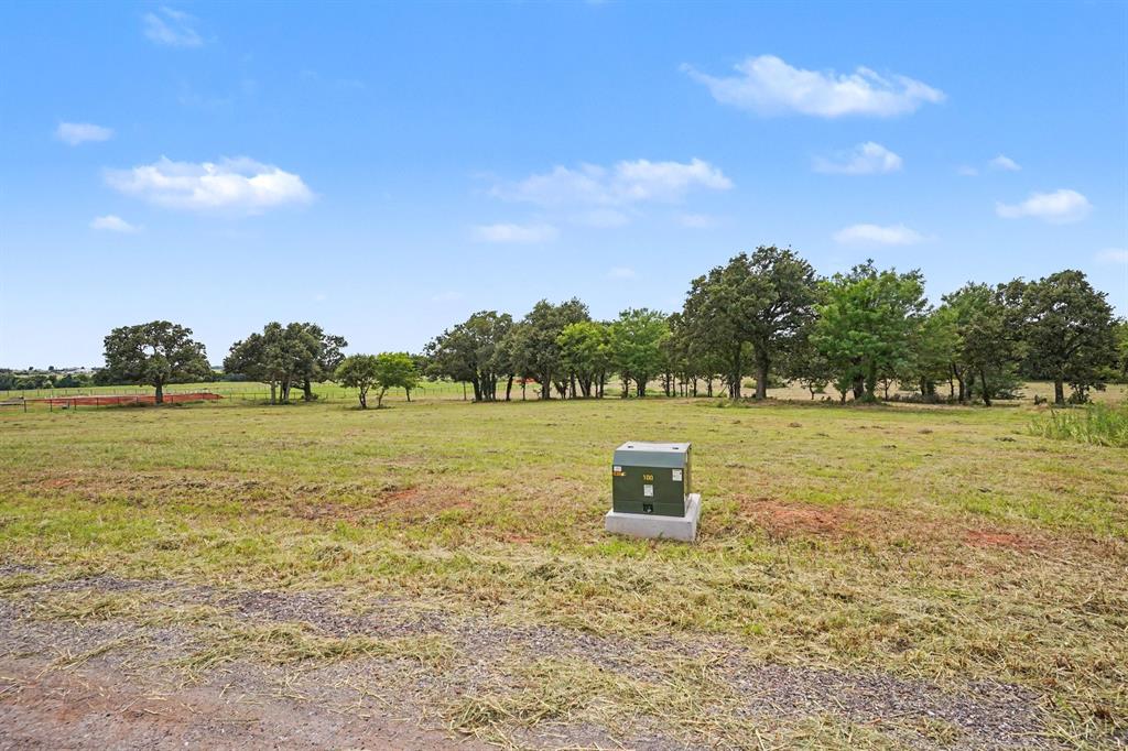 6256 Lake Breeze Drive Property Photo 12