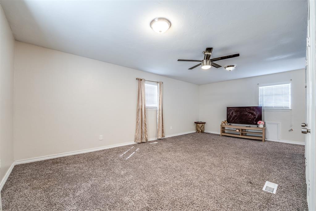 3105 N Viewpoint Drive Property Photo 8