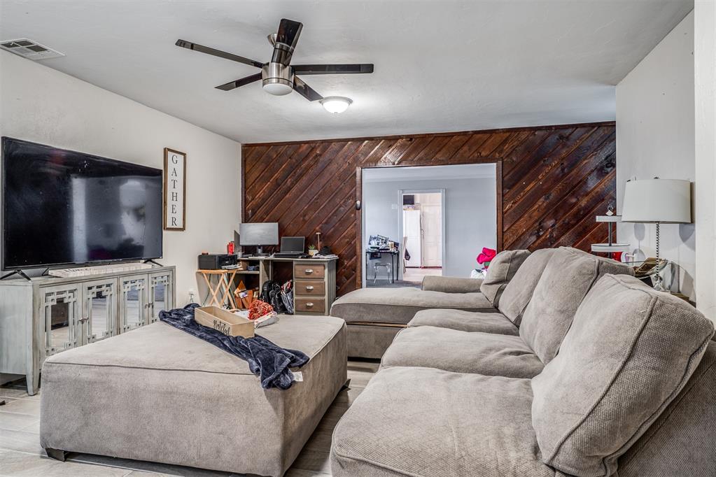 3105 N Viewpoint Drive Property Photo 18