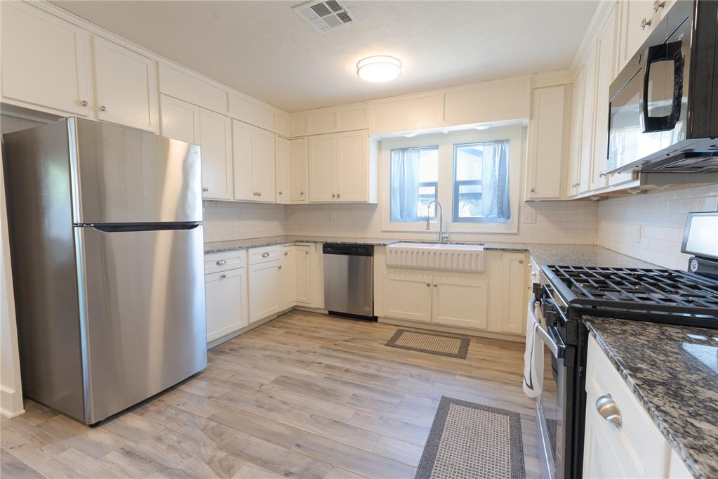 2732 W Park Place Property Photo 11