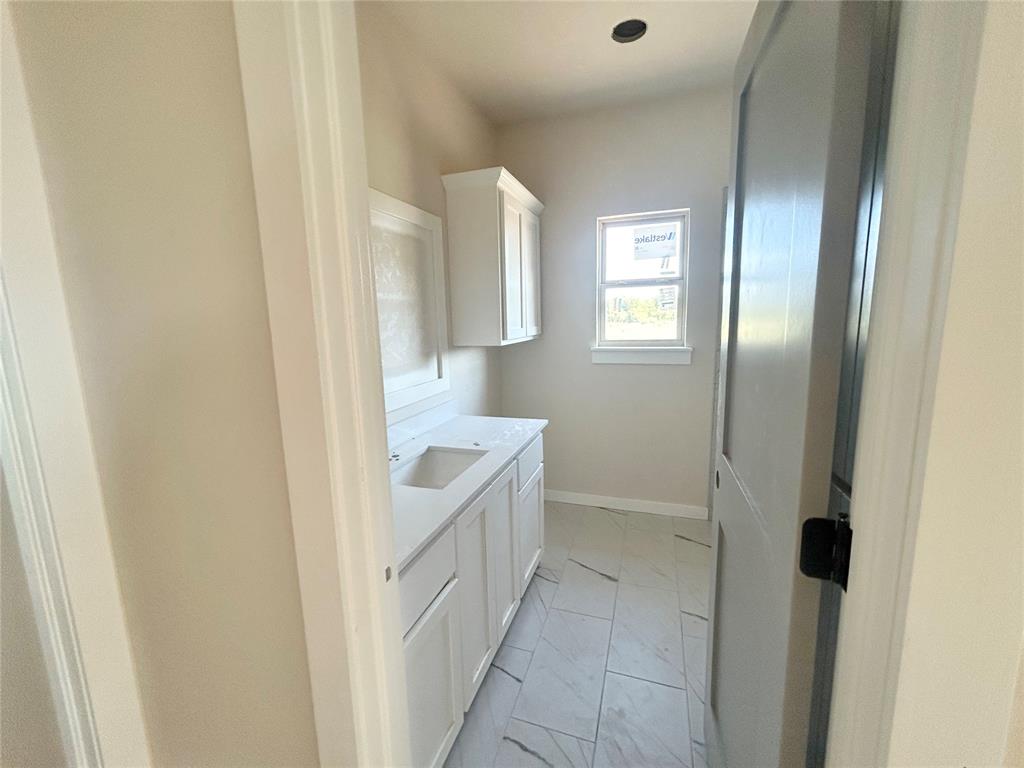 1901 Hamzas Court Property Photo 8