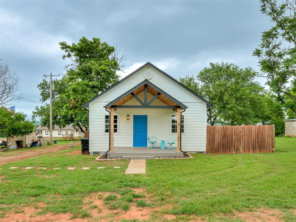 106 4th Street Property Photo 1
