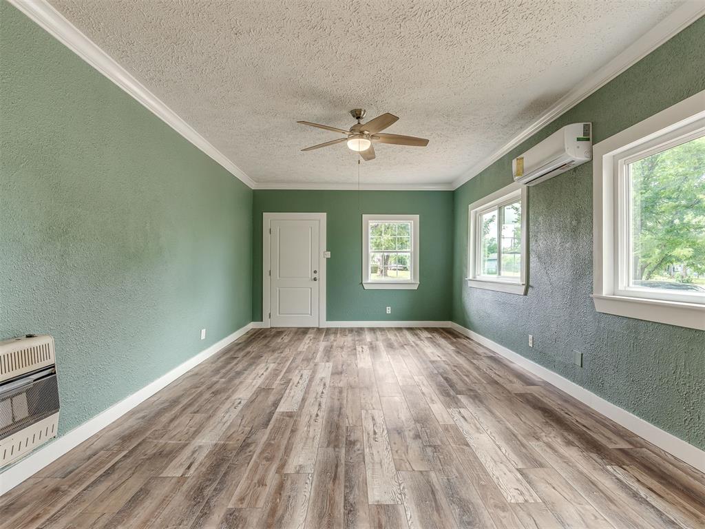 106 4th Street Property Photo 6