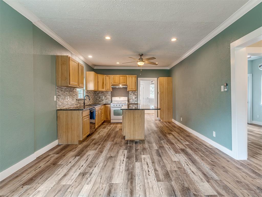 106 4th Street Property Photo 7