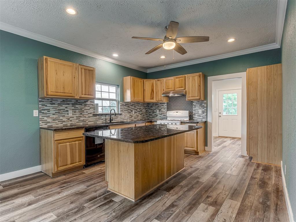 106 4th Street Property Photo 8