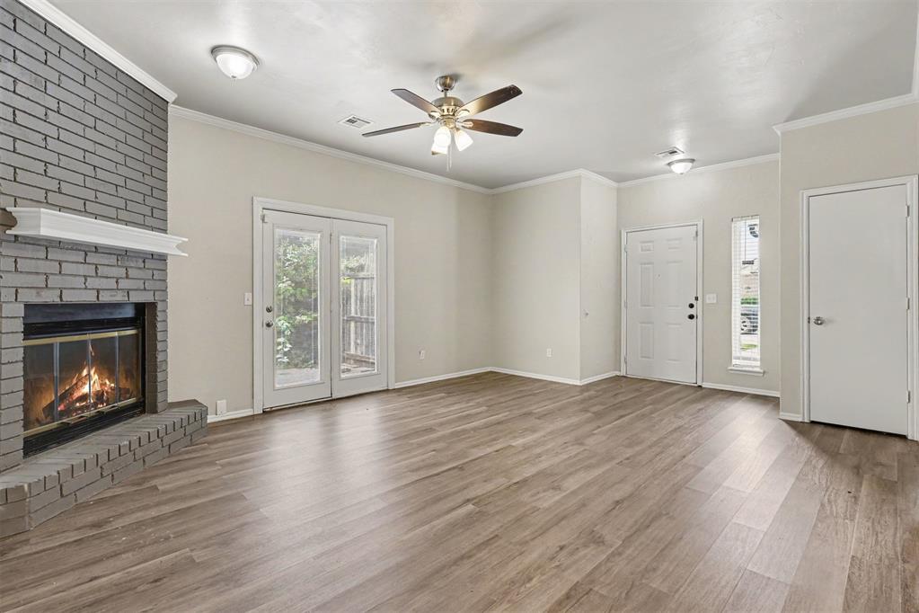 2113 S Robinson Avenue Property Photo 2