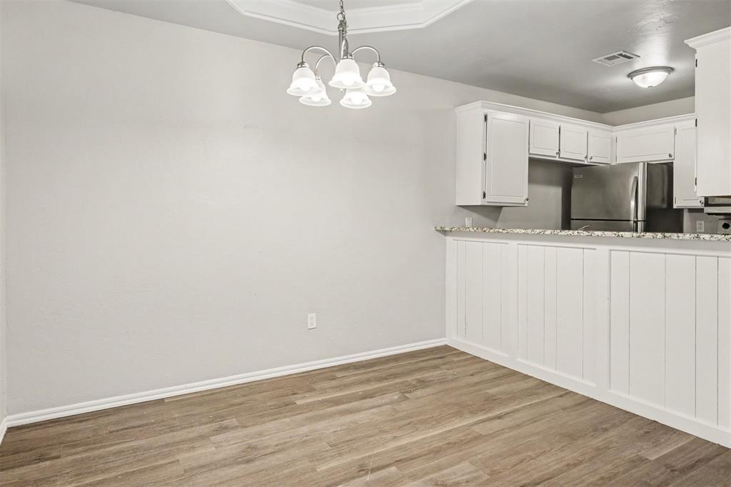 2113 S Robinson Avenue Property Photo 5