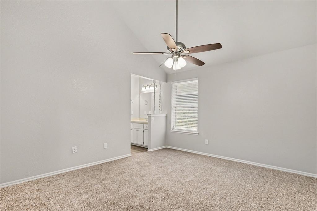 2113 S Robinson Avenue Property Photo 6