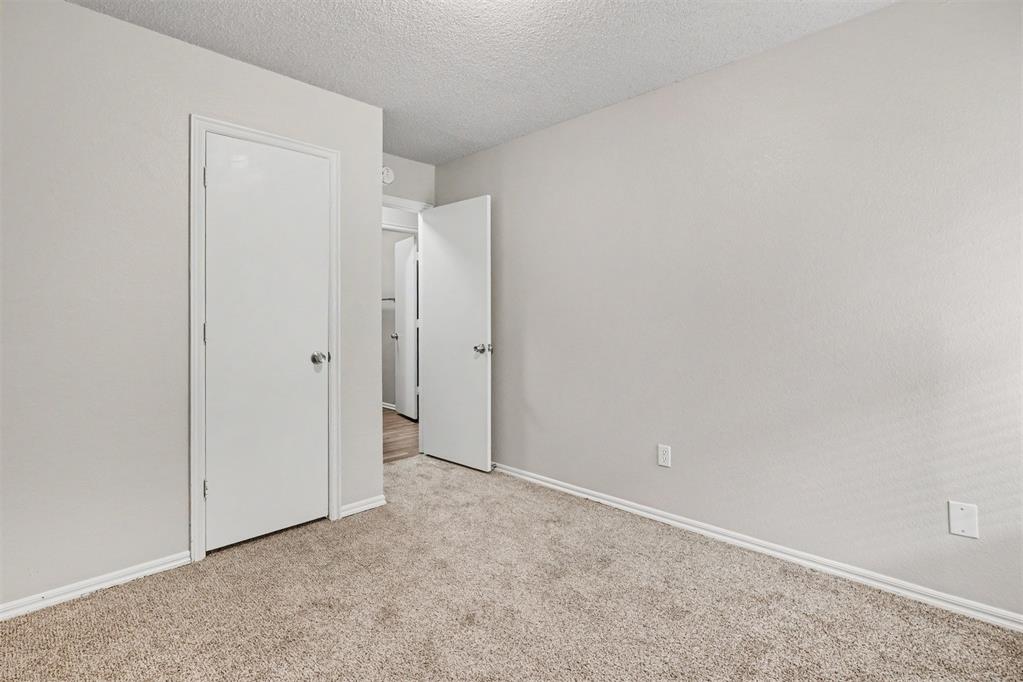 2113 S Robinson Avenue Property Photo 11