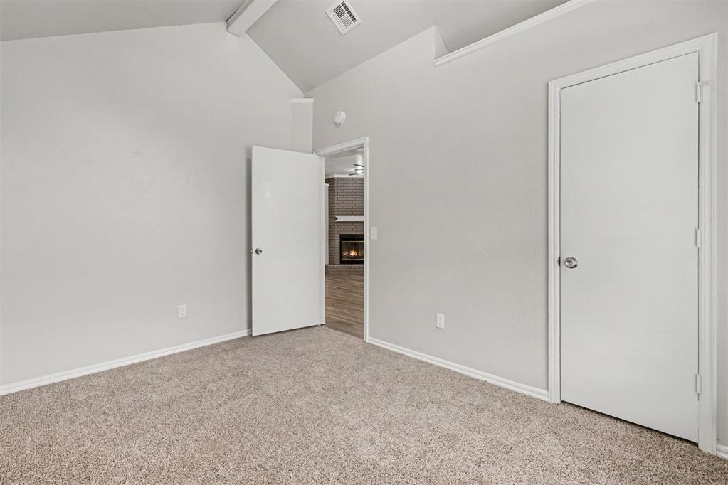 2113 S Robinson Avenue Property Photo 12