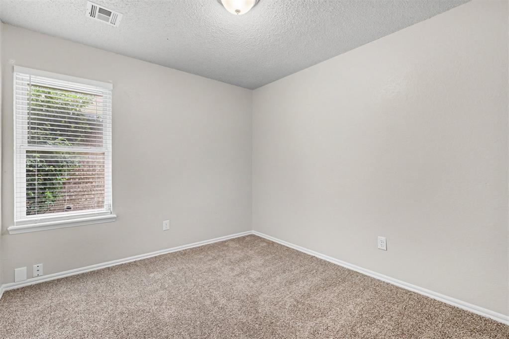 2113 S Robinson Avenue Property Photo 13