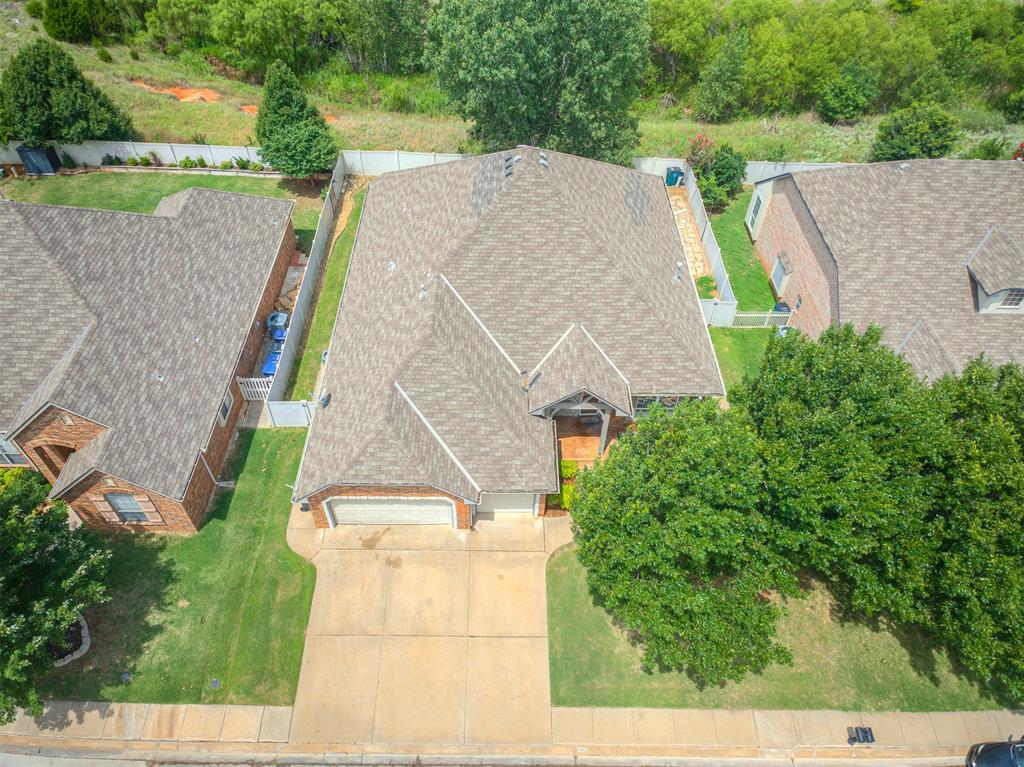 16609 Village Garden Drive Property Photo 2