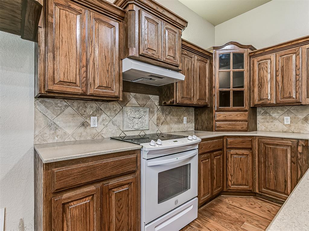 16609 Village Garden Drive Property Photo 17
