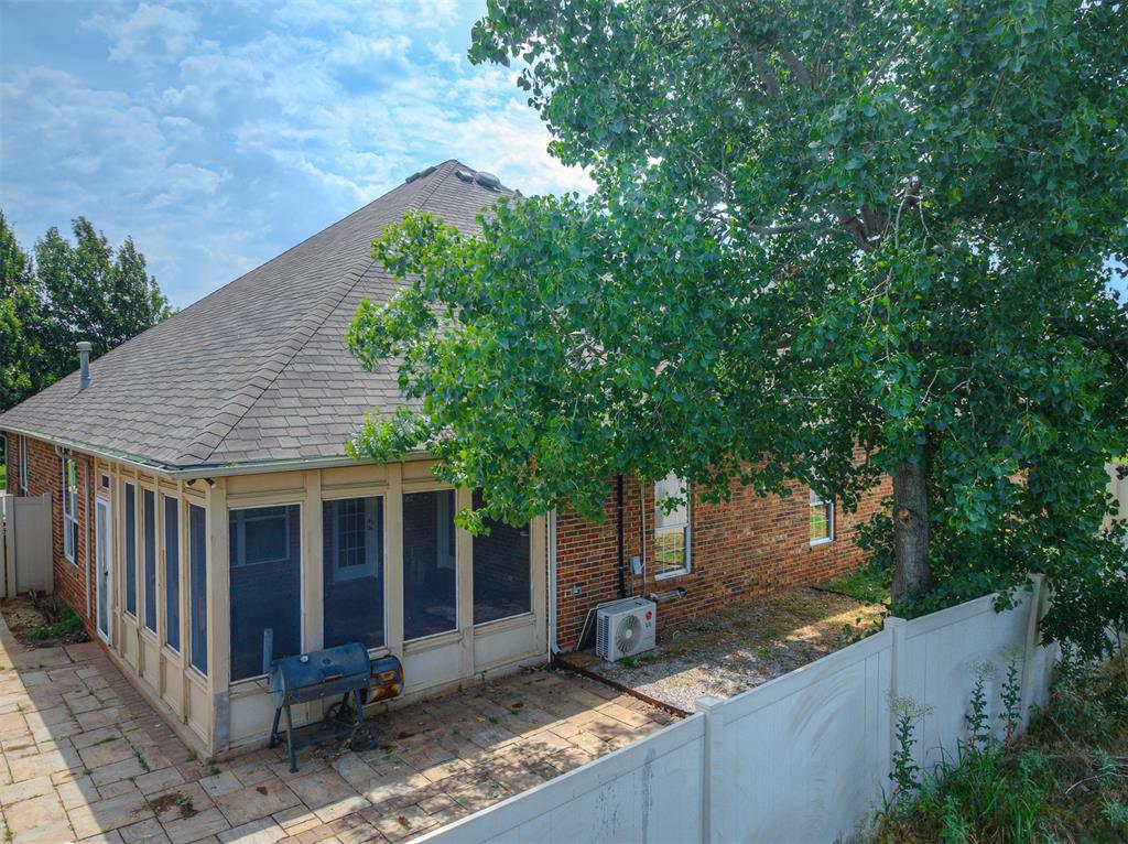 16609 Village Garden Drive Property Photo 37