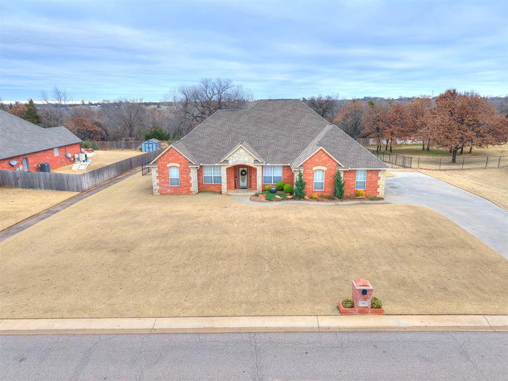 726 Silver Tree Drive Property Photo 2