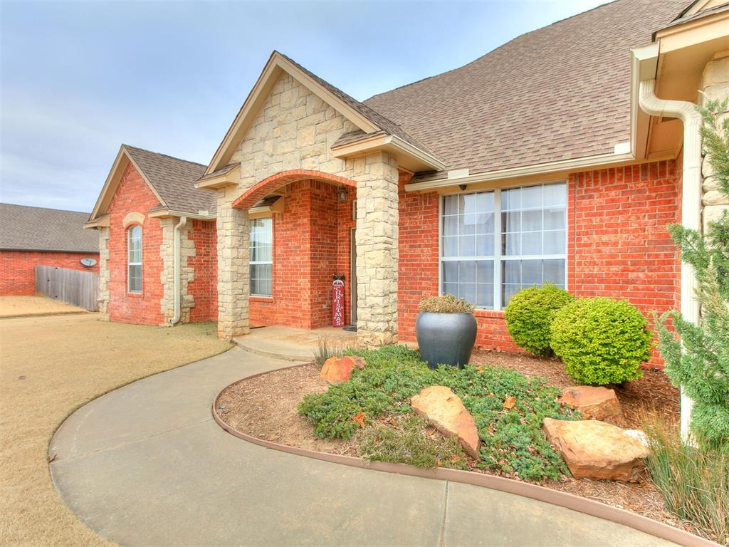 726 Silver Tree Drive Property Photo 3