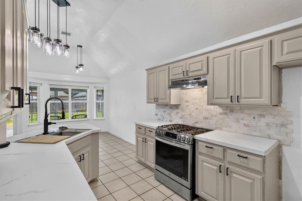 15616 Sandstone Terrace Property Photo 12