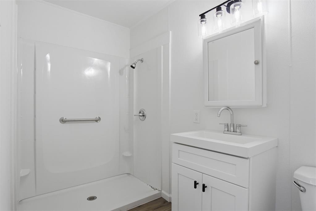 4204 Cunningham Drive Property Photo 3