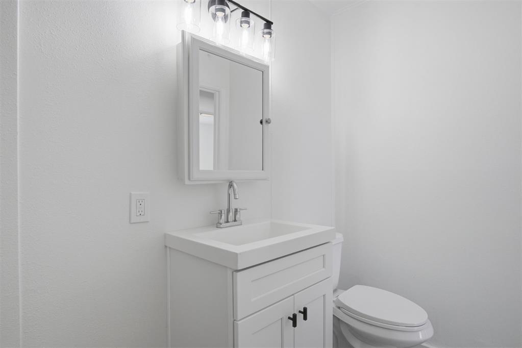4204 Cunningham Drive Property Photo 6