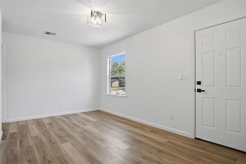 4204 Cunningham Drive Property Photo 9