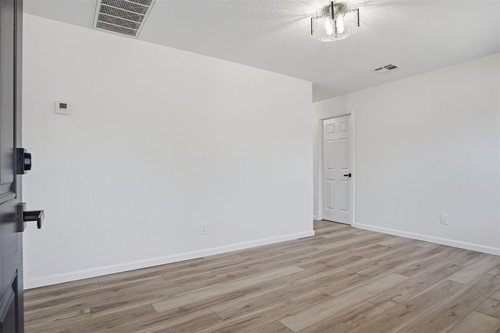 4204 Cunningham Drive Property Photo 12