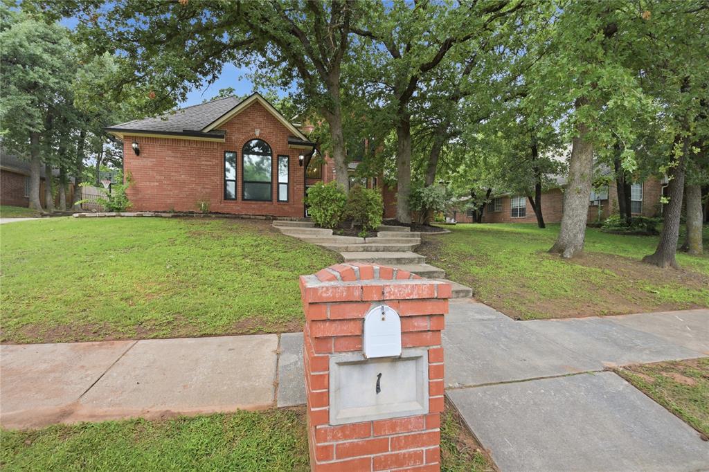 1 N Crosstimber Trail Property Photo 1
