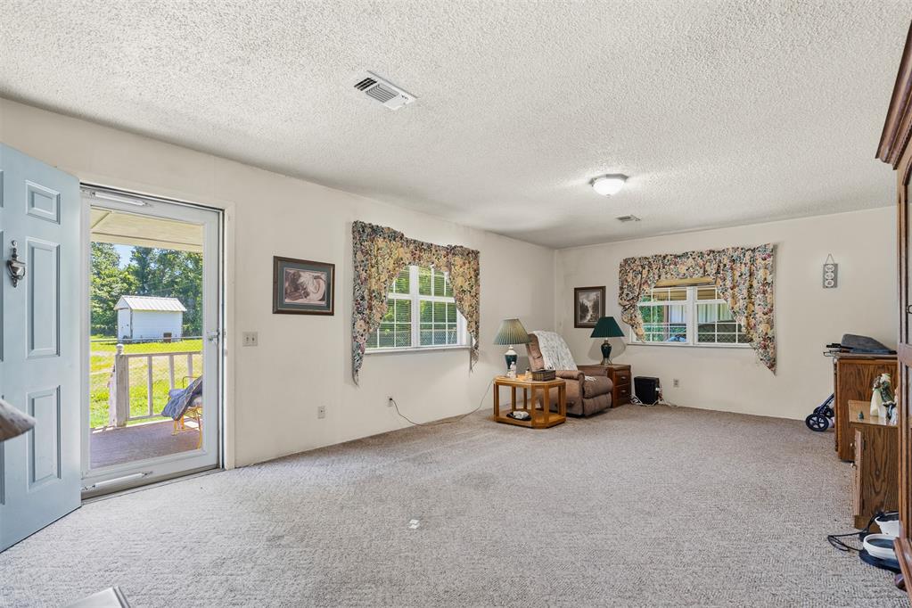 2976 Anshultz Road Property Photo 6