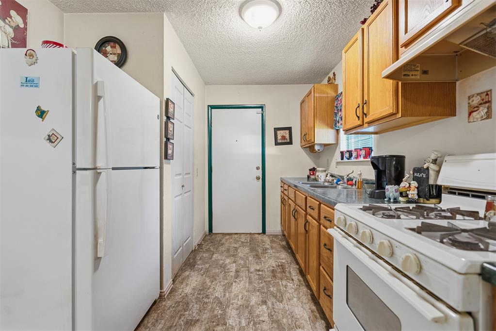 2976 Anshultz Road Property Photo 10