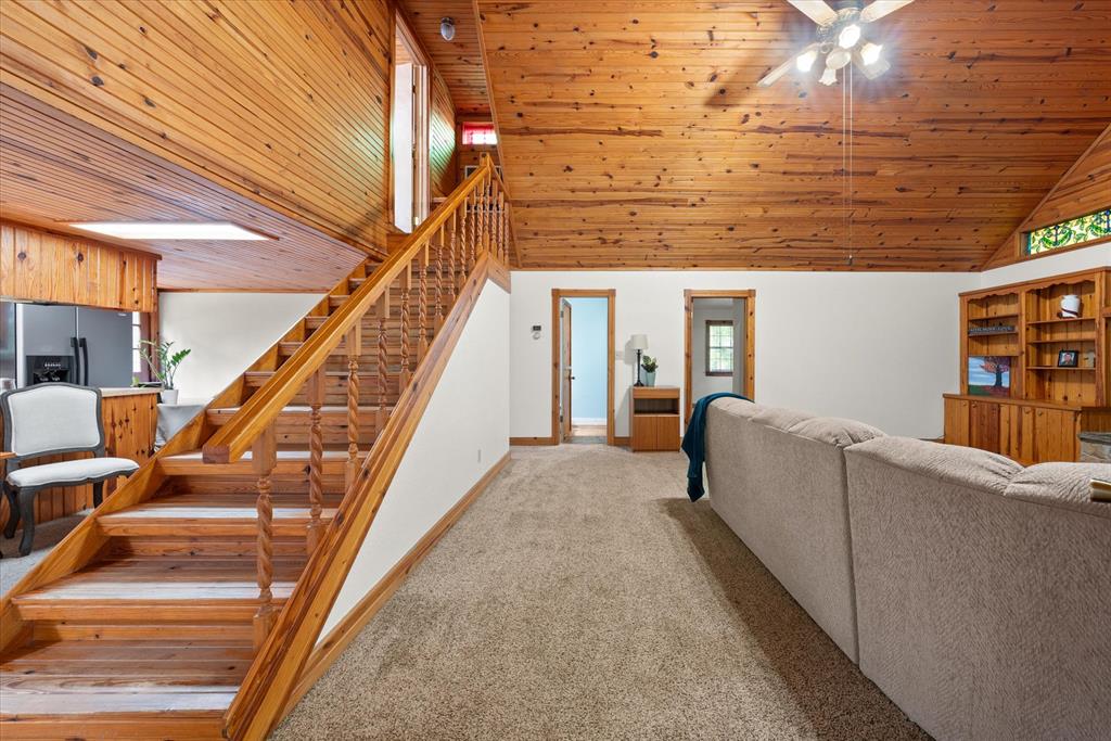 1101 S Post Road Property Photo 4