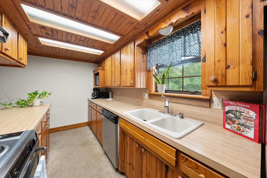1101 S Post Road Property Photo 13