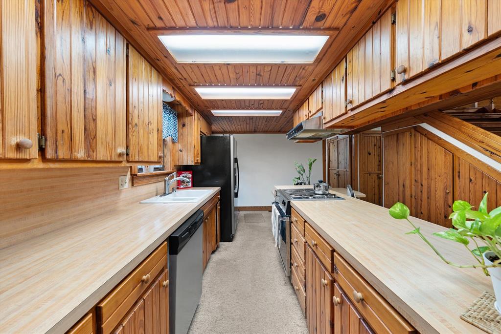 1101 S Post Road Property Photo 16