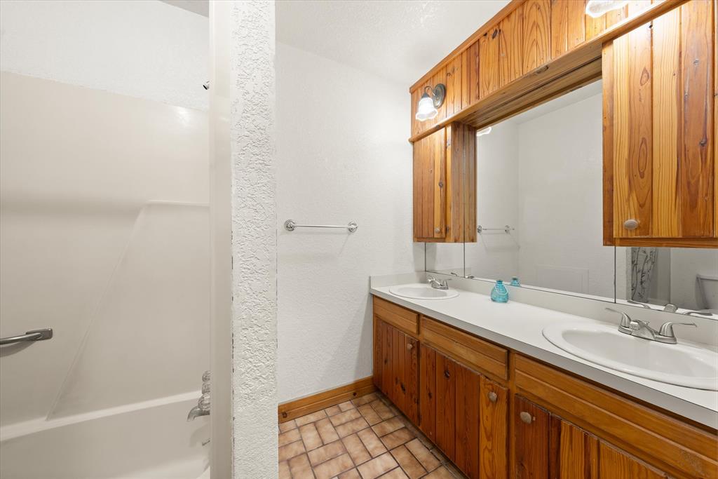 1101 S Post Road Property Photo 37