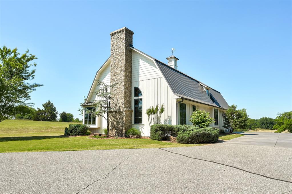 3110 W Waterloo Road Property Photo 5