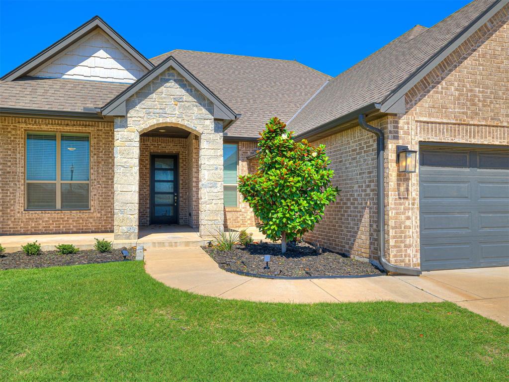 15605 Capri Lane Property Photo 2
