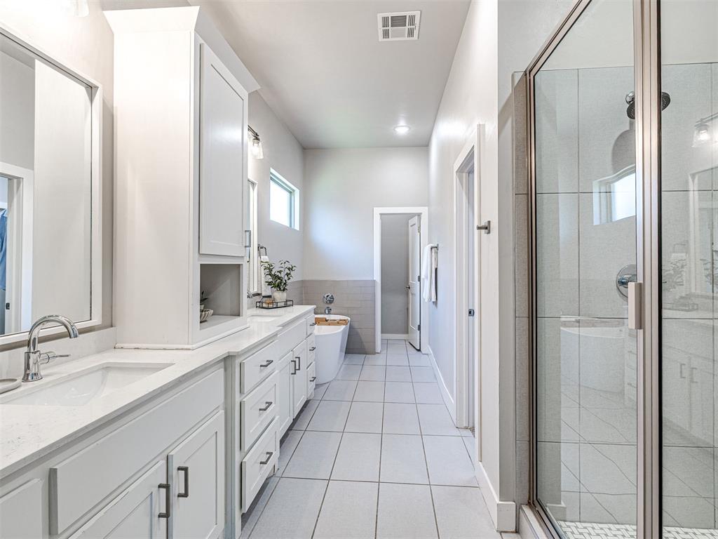 15605 Capri Lane Property Photo 21
