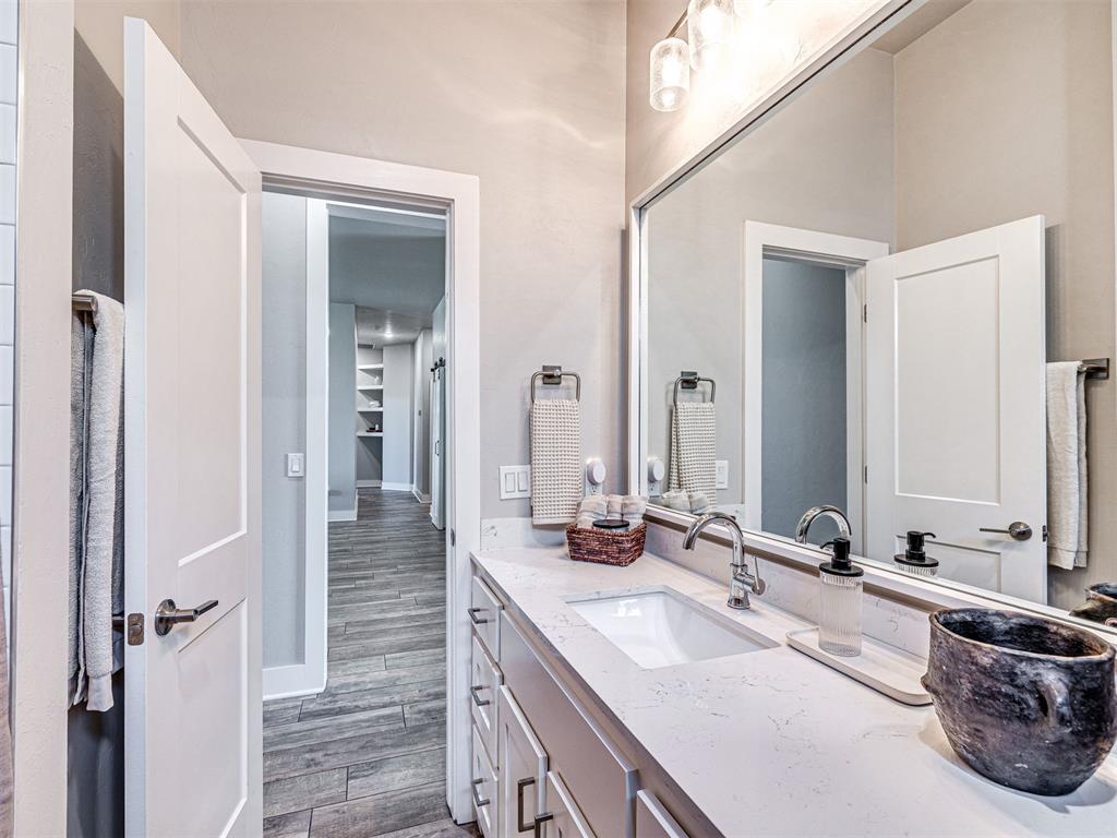 15605 Capri Lane Property Photo 29