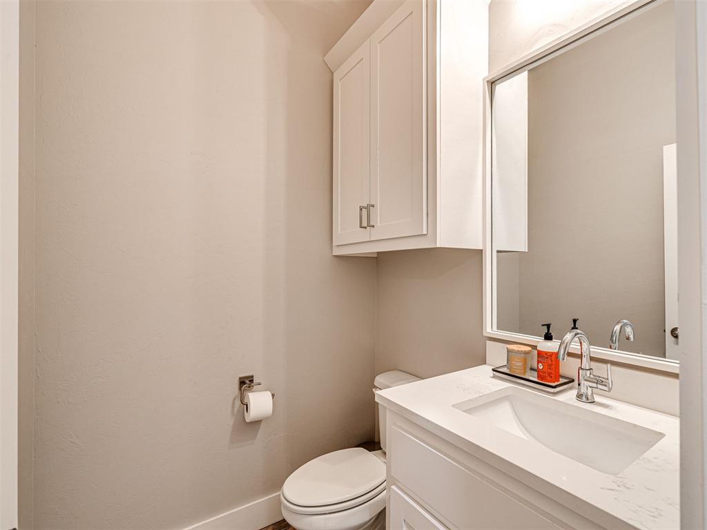 15605 Capri Lane Property Photo 31