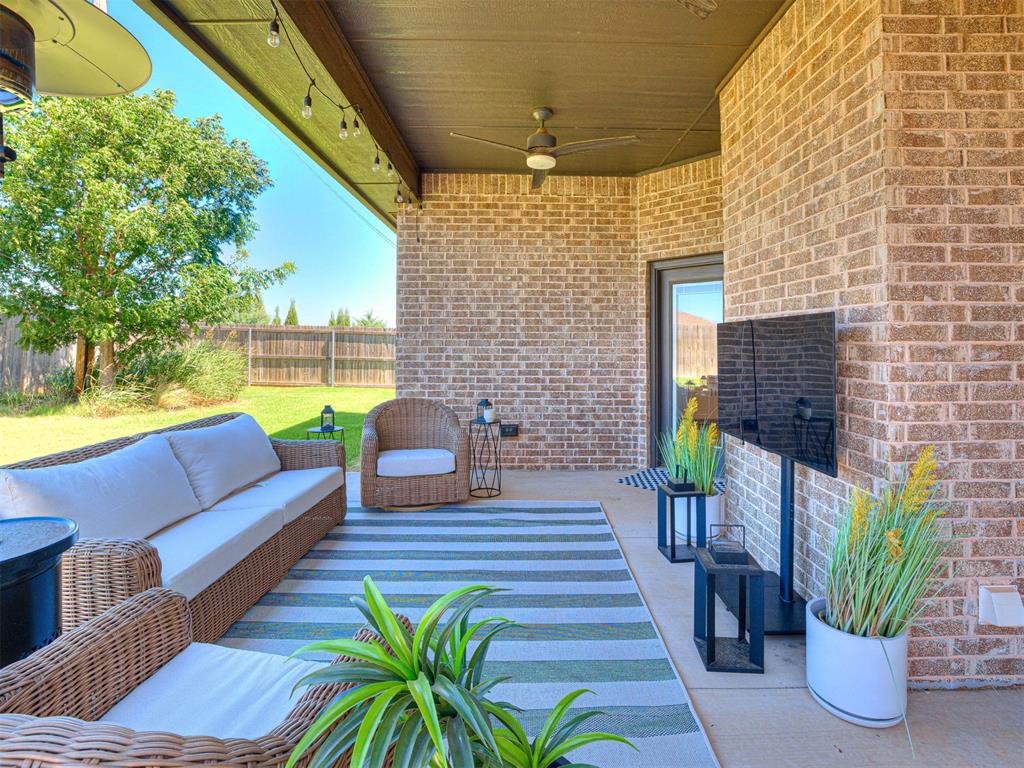 15605 Capri Lane Property Photo 34